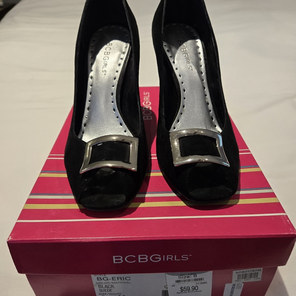 BCBG suede/velvet peep toe embellished pumps size 8M
